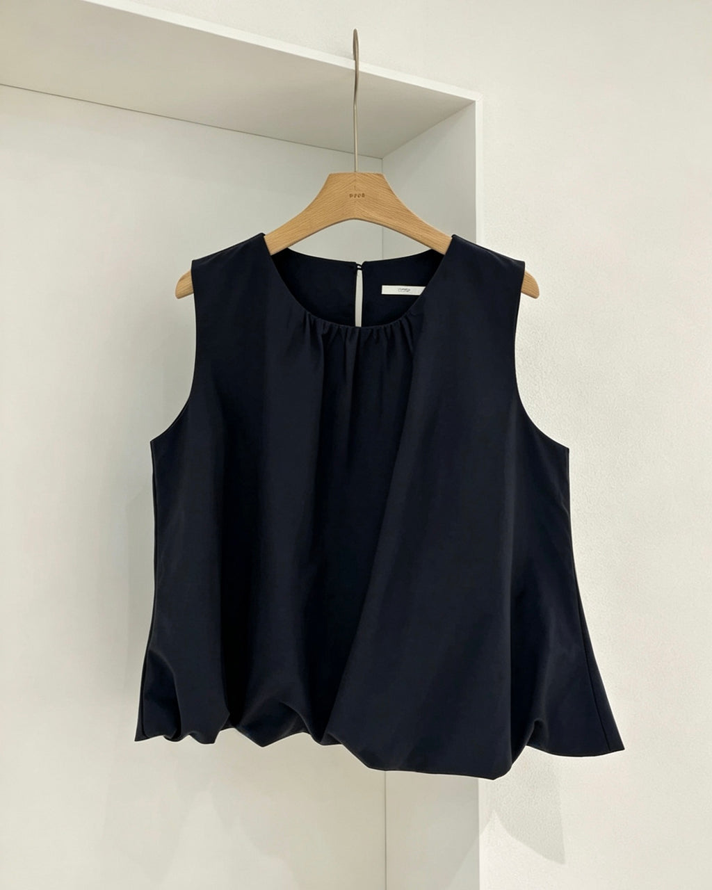 Balloon Sleeveless Blouse