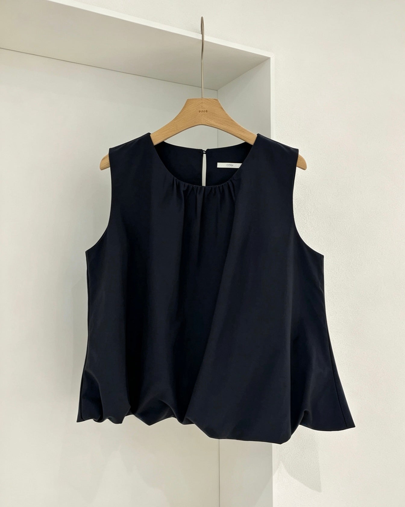 Balloon Sleeveless Blouse