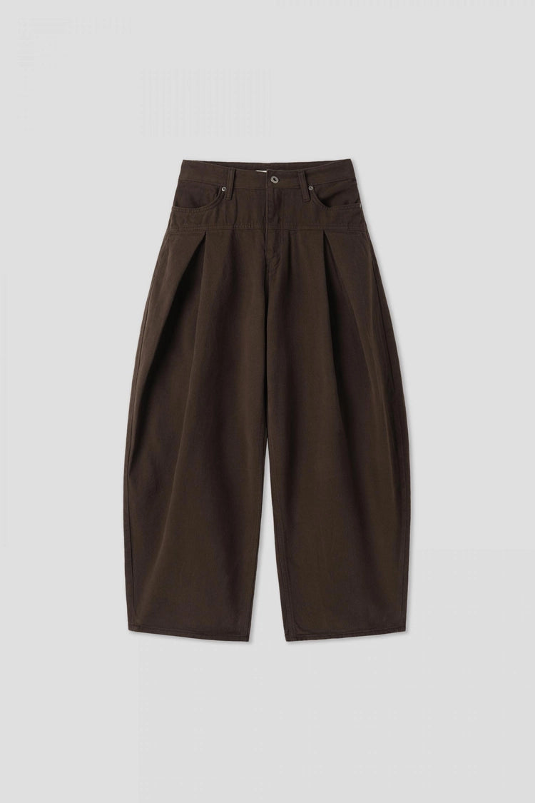 Pleated Curved Blade Pants