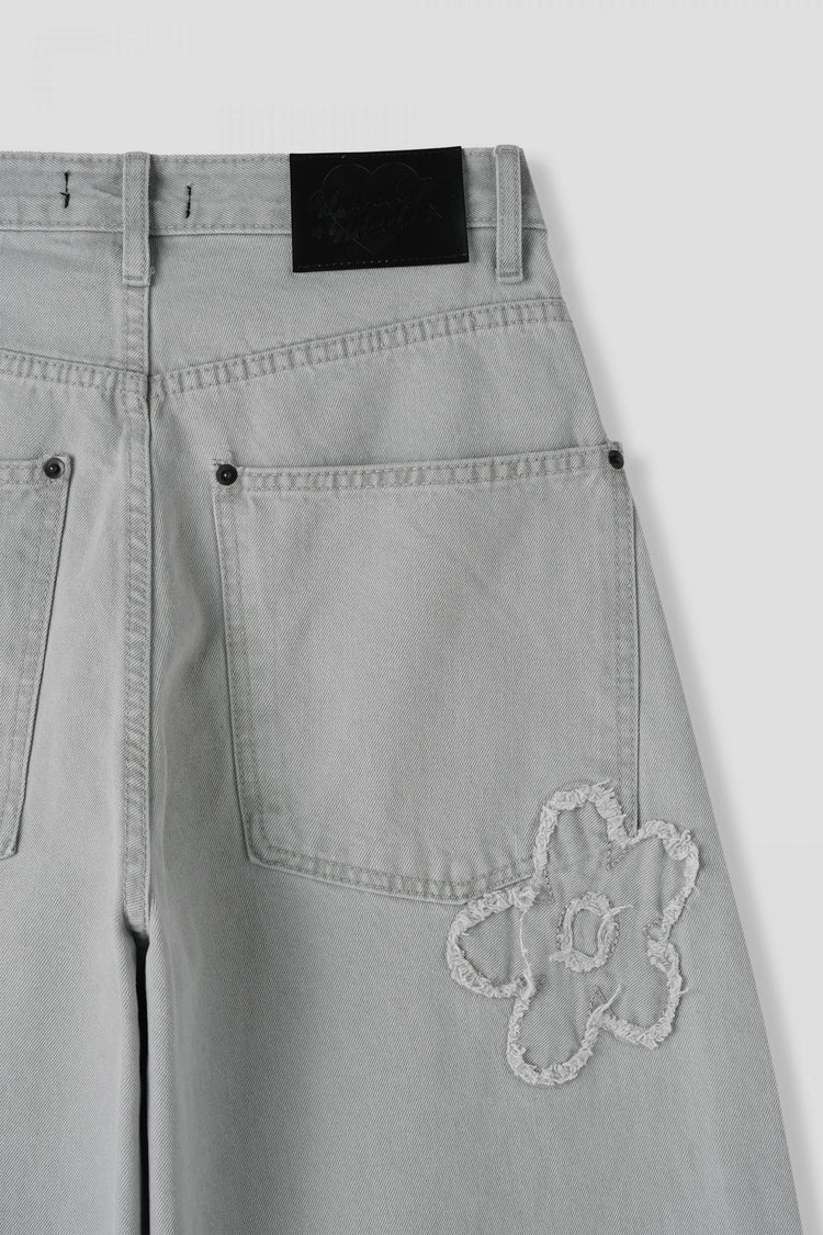 Floral Embroidered Curved Blade Pants