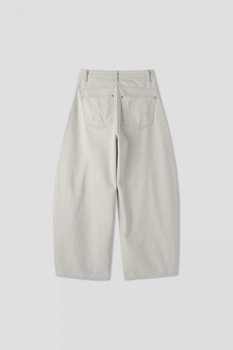 Pleated Curved Blade Pants