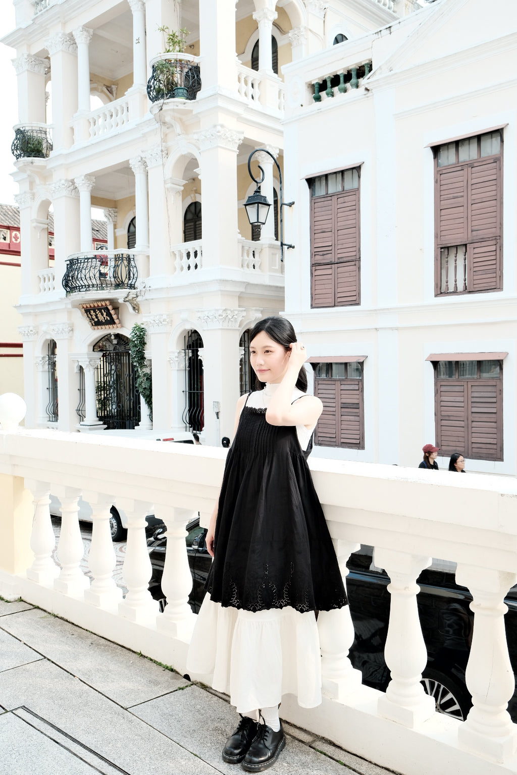 Soft Lace Layered Sleeveless Dress